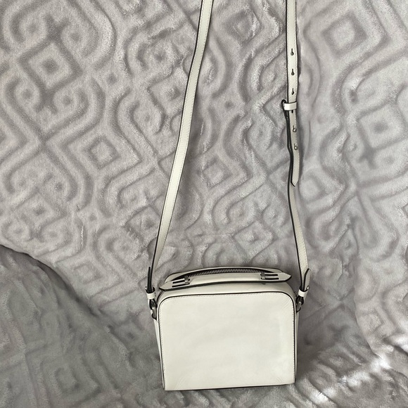 Kendall & Kylie White Leather Crossbody - Picture 2 of 16